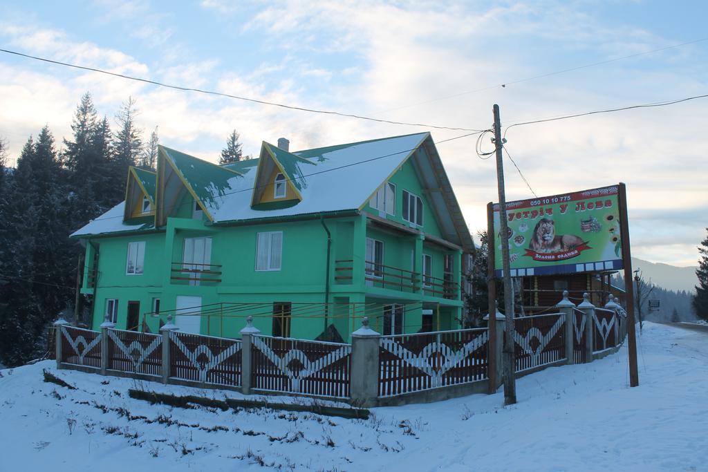 Zustrizh U Leva Hotel Pilipets Exterior photo